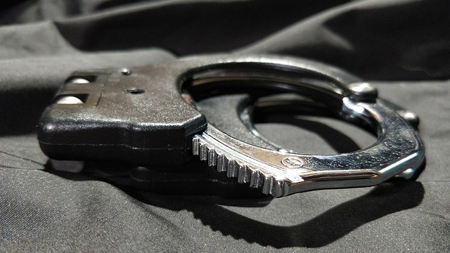 cuffs-2732429_640